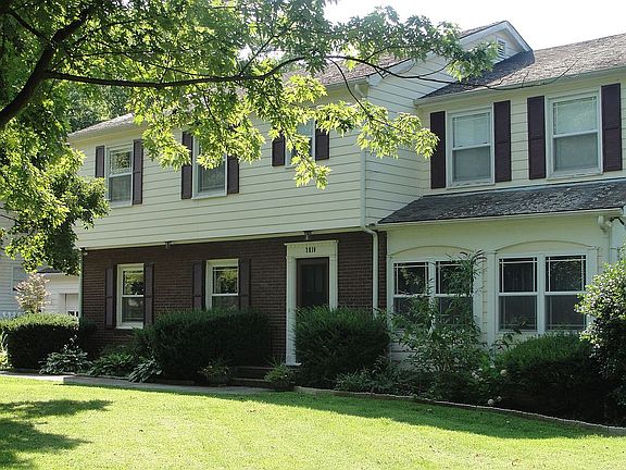 2nd image of 2810 Gibbs Dr