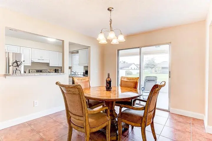 774 NW Floresta Dr — Photo 4