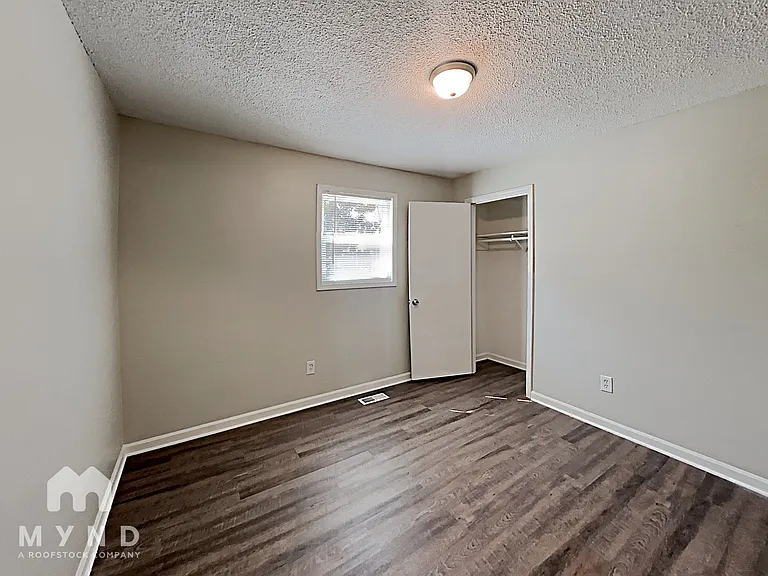 5924 Sutton Dr — Photo 12