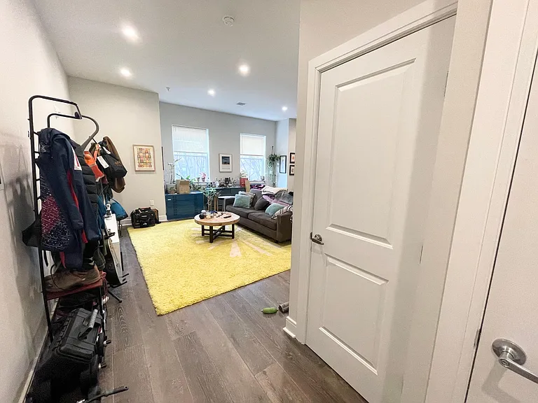 1229 N Franklin St #3 — Photo 2