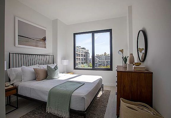 4th image of 22 Chapel St APT 18E