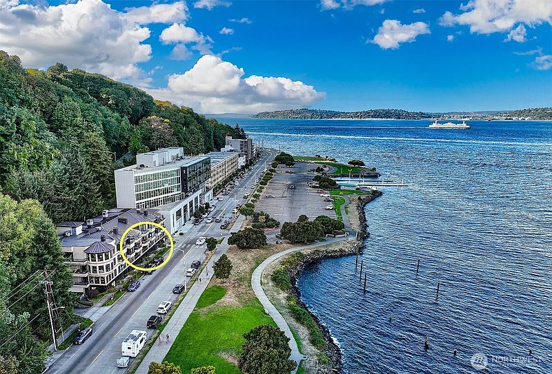 2nd image of 1331 Harbor Avenue SW #103