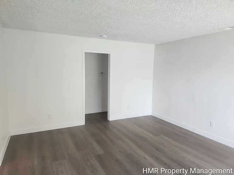 8760 Church St — Photo 23