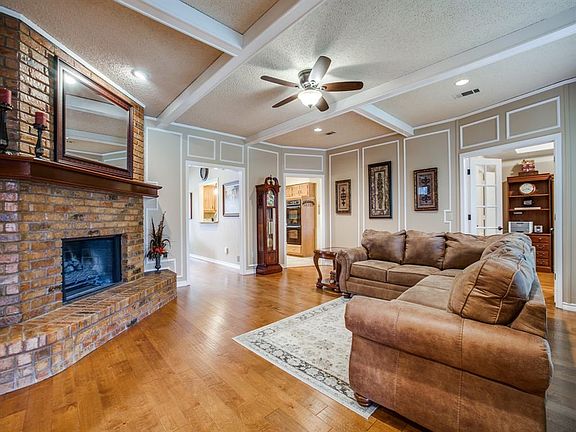 5th image of 2312 Evergreen Dr