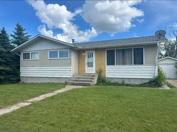 103 N 1st St, Marwayne, AB T0B 2X0