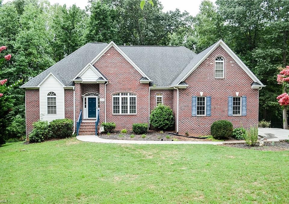 2nd image of 2696 Glen Forest Dr