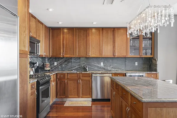 Sold by Dwell Residential Inc | media 20