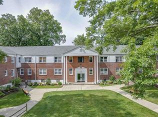 4 South Rd APT 1U, Harrison, NY 10528