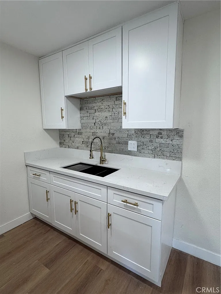 2 bed, 620 sqft, $2,550 — Photo 2