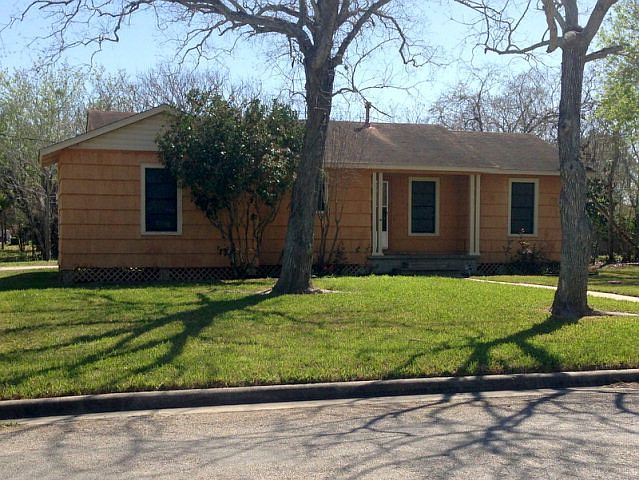 1st image of 609 E Anaqua Ave