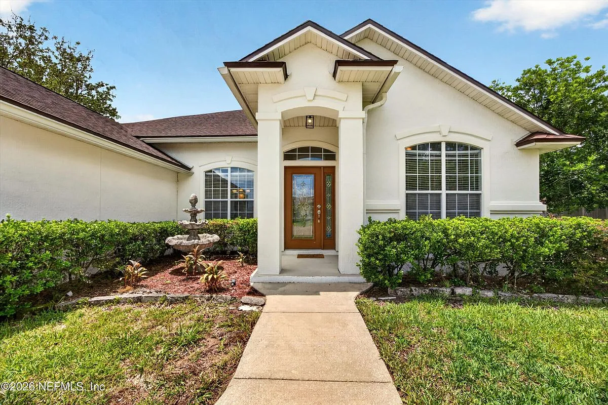4 bed, 2.0 bath, 2090 sqft, $2,800 — Photo 4