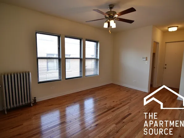 724 W Grace St #3S, Chicago, IL 60613