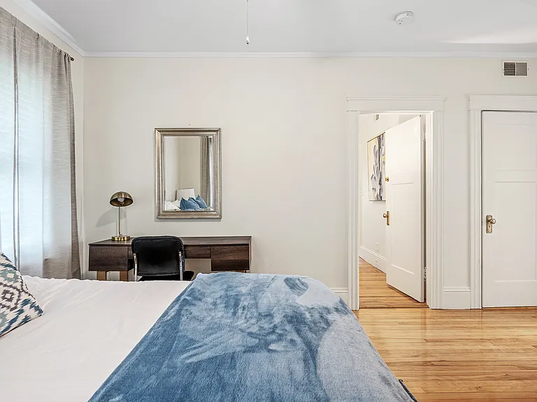 Ivanhoe Rd — Photo 12