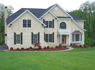 13 Greenbriar Ct, Flanders, NJ 07836