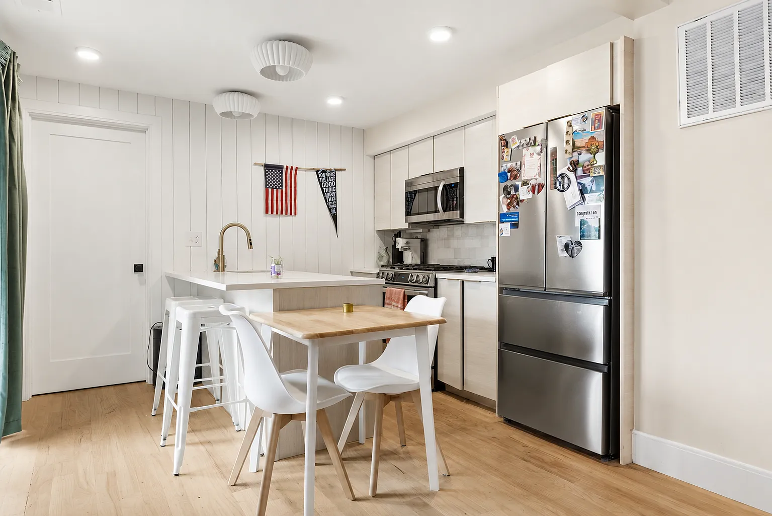 2 bed, 2.5 bath, 800 sqft, $3,400 — Photo 1