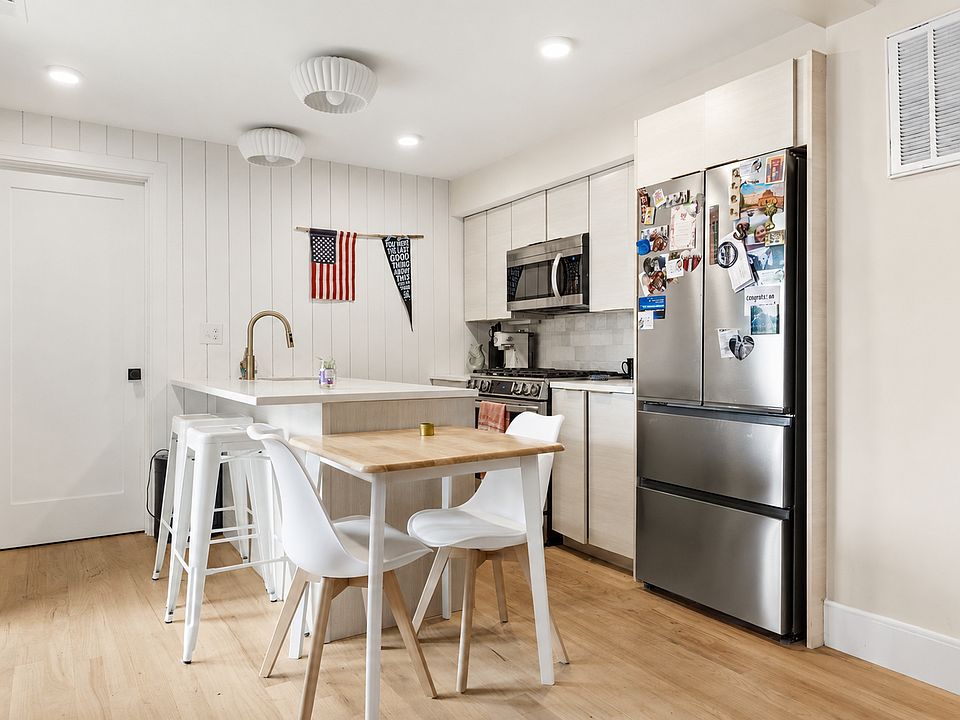 1st image of 92 Chelsea St #2