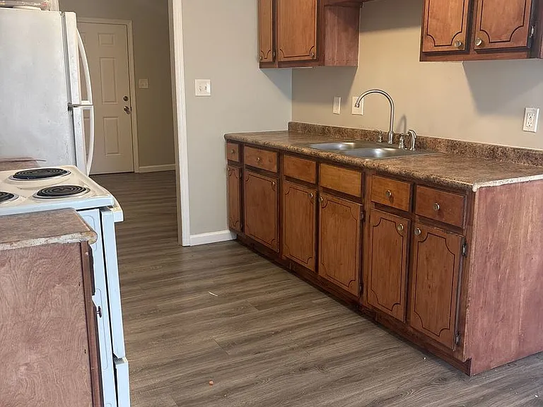 23 Camelot Cv — Photo 2