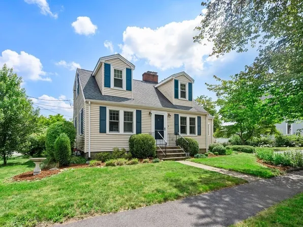 6 Kimball Rd, Dedham, MA 02026