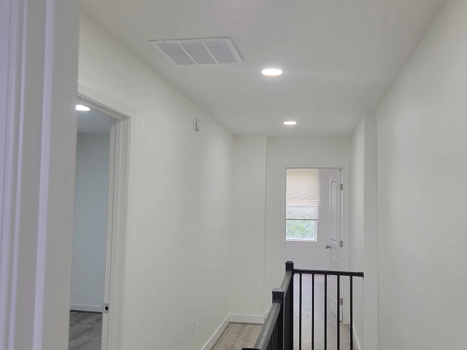 3 bed, 1080 sqft, $1,600 — Photo 3