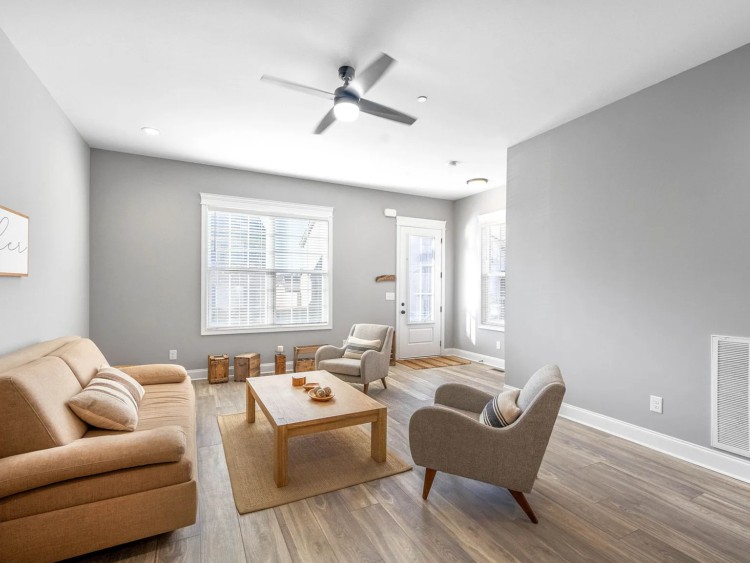 3 bed, 2.5 bath, 2054 sqft, $2,350 — Photo 4