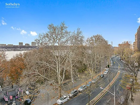 Rented by Sotheby's International Realty | media 2