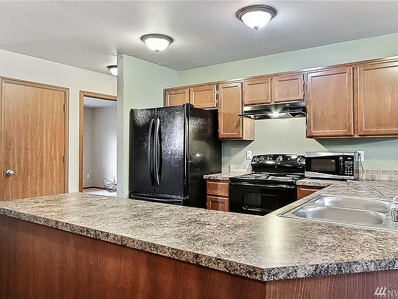 3rd image of 1826 187th Street Ct E