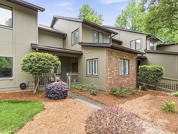 2nd image of 203 Ingleside Way