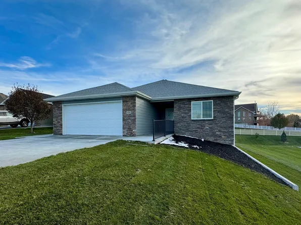 1010 W 48th St, Kearney, NE 68845