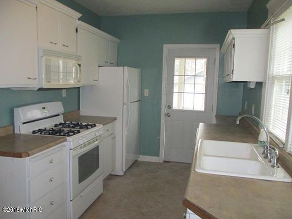 2nd image of 24 Magnolia Ave
