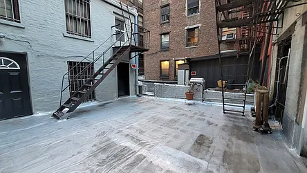 Rented by R New York