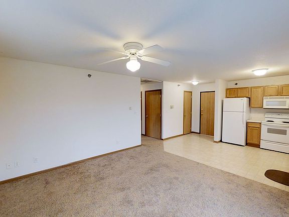 2nd image of 2410 Aspen Rd Unit 103