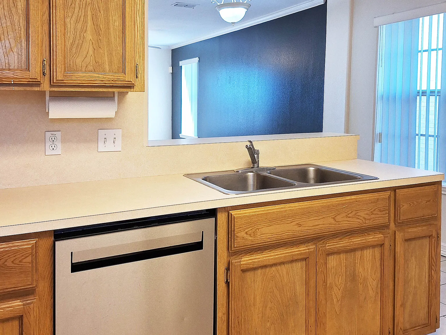 2 bed, 1.5 bath, 978 sqft, $800 — Photo 4