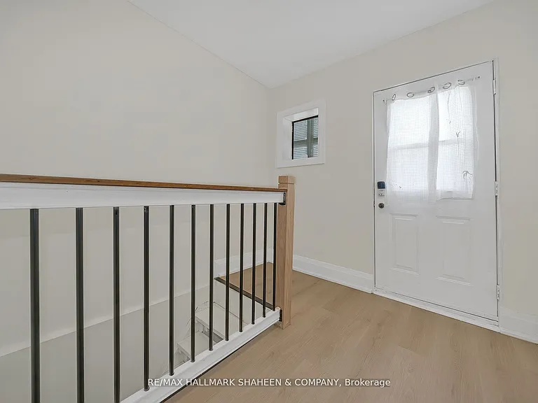 203 Quebec St — Photo 4