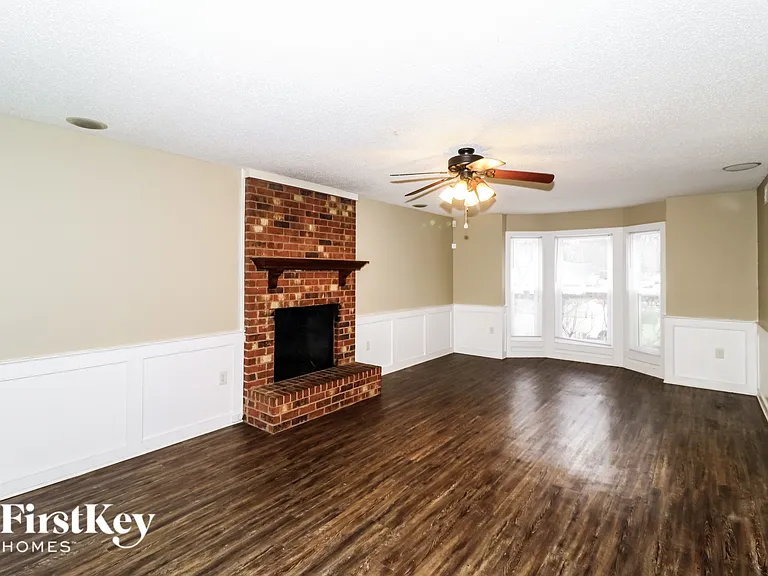 8117 S Regis Pl — Photo 4