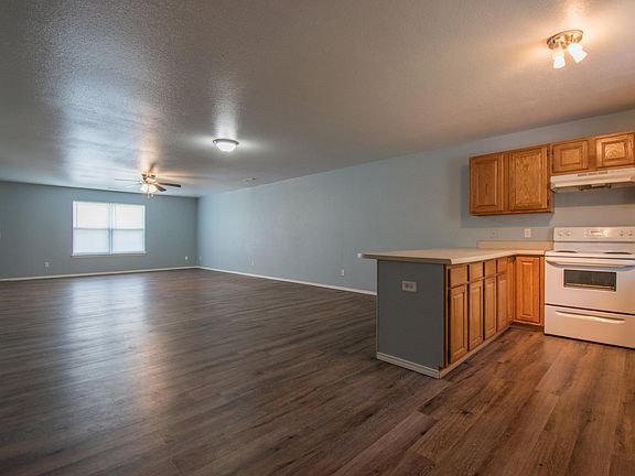 4th image of 260 Meadow Ct