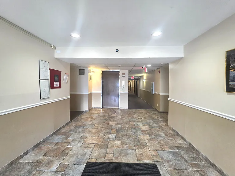 2000 Bayside Dr #304 — Photo 4