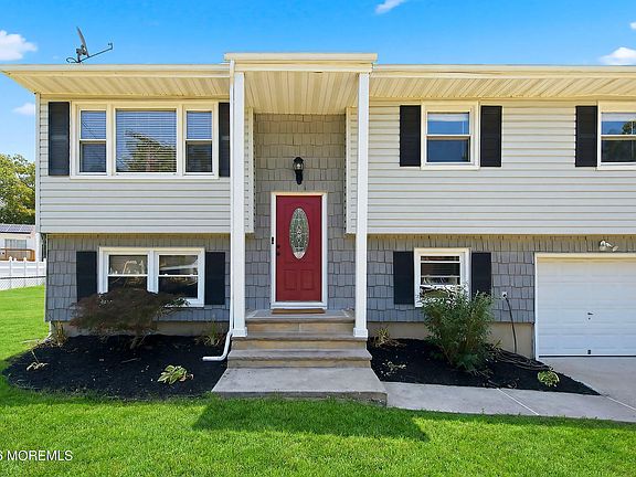 3rd image of 30 Almond Drive