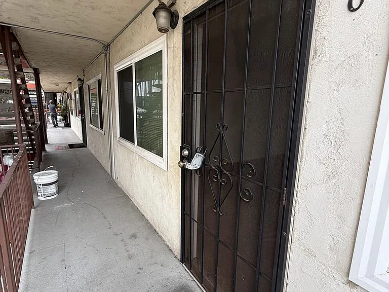 4170 52nd St — Photo 21