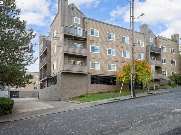 4320 S Corbett Ave APT 212, Portland, OR 97239