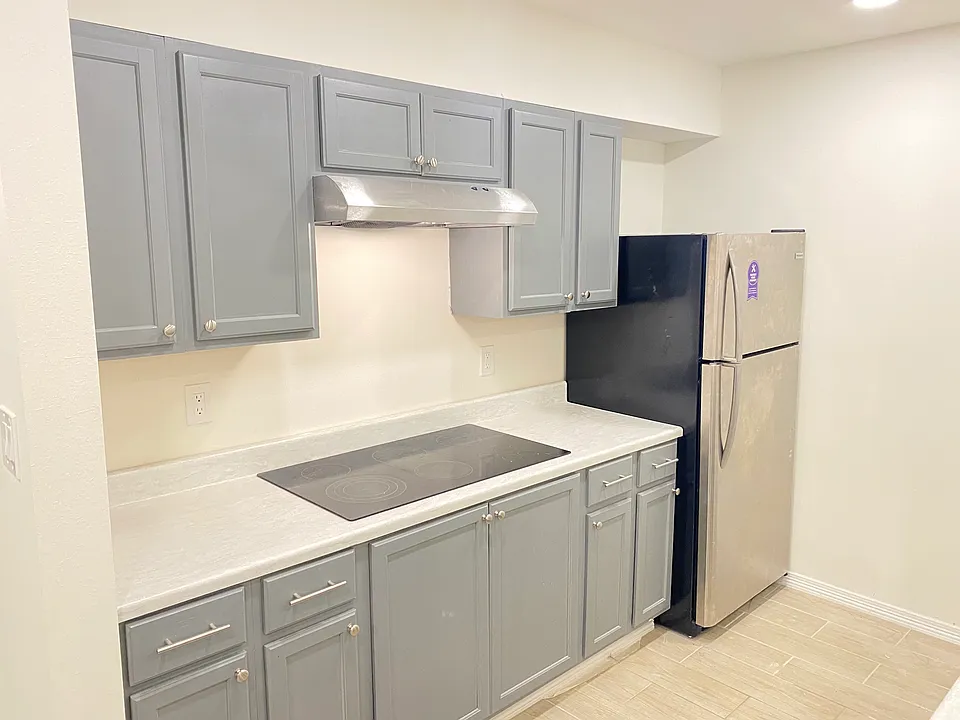 3500 Carmen Ave #1502