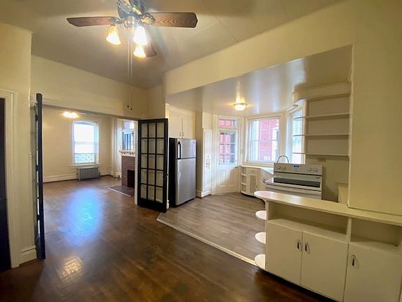4th image of 41 E Antietam St APT 1F