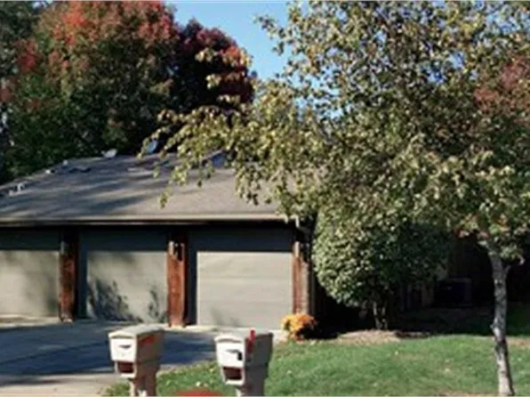 16 S Willowgreen Ct, Mason City, IA 50401