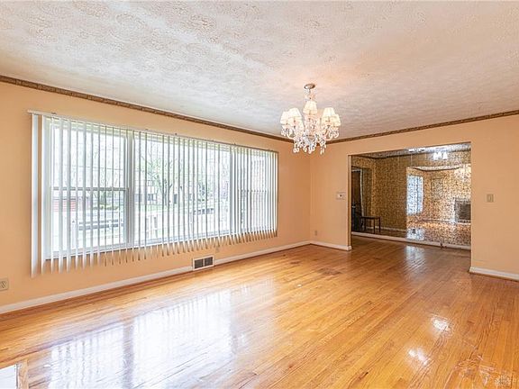 2nd image of 1716 Philadelphia Dr