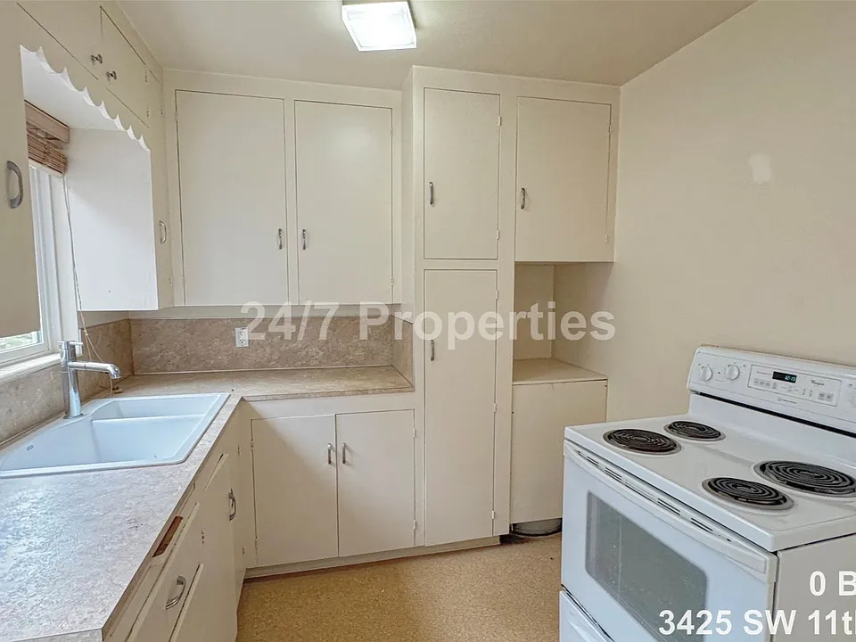3425 SW 11th Ave #6