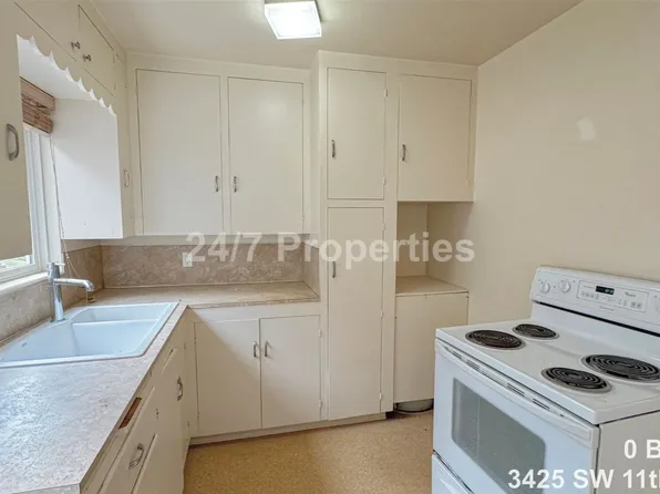 3425 SW 11th Ave #6, Portland, OR 97239