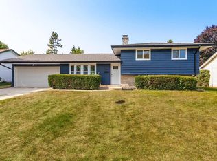 W174N9443 Joper Rd, Menomonee Falls, WI 53051