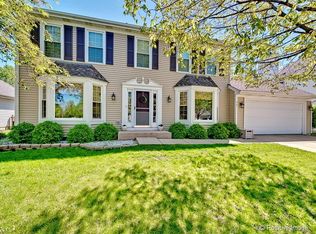 961 Wellington Cir, Aurora, IL 60506