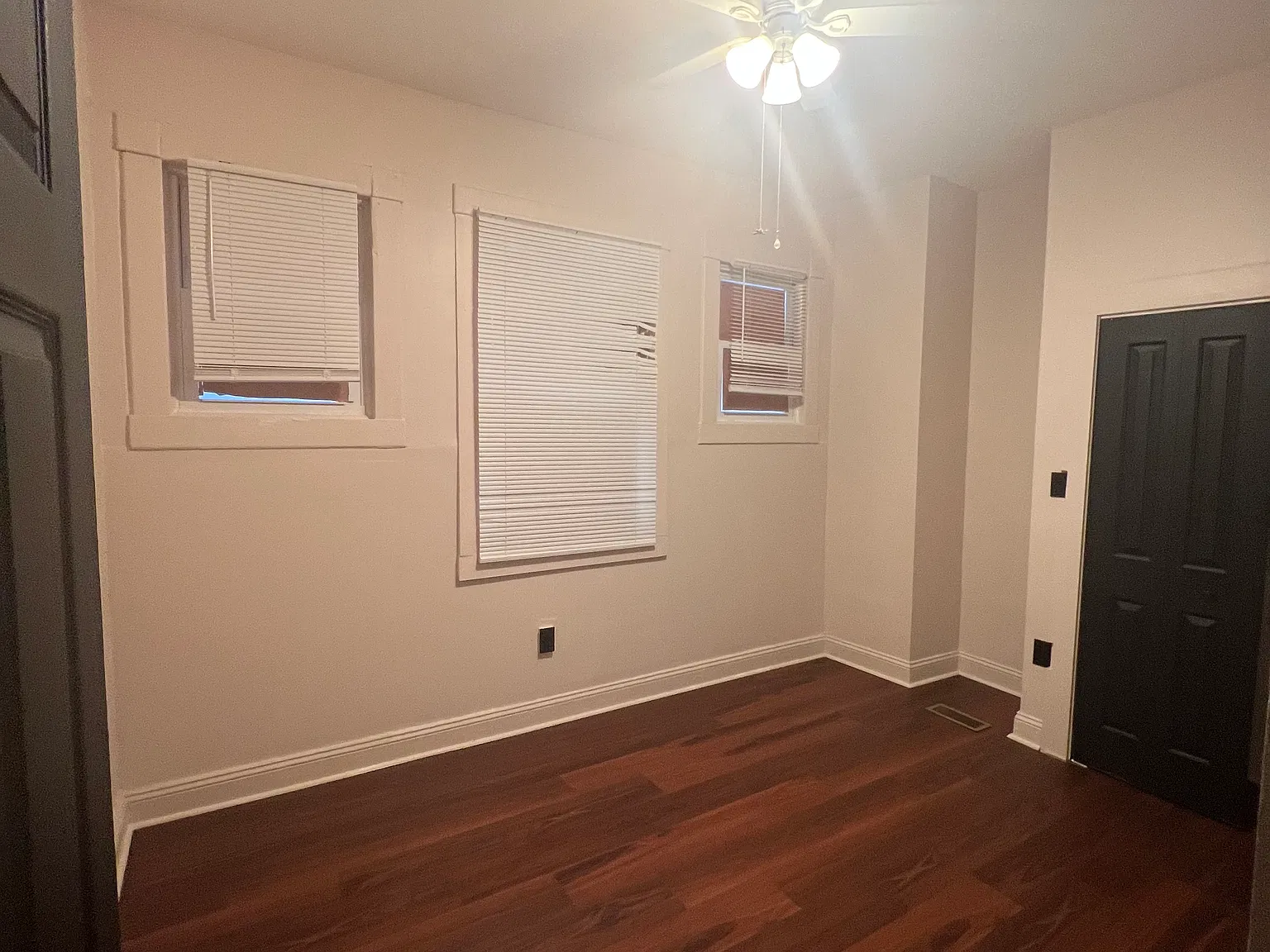 5 bed, 2200 sqft, $2,800 — Photo 2