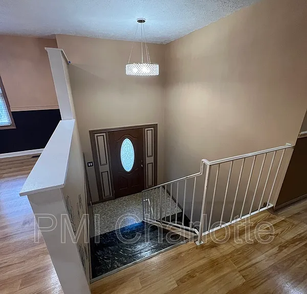 1784 Ashley St — Photo 7