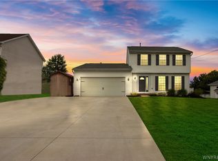 5952 Shoreham Dr, Lake View, NY 14085